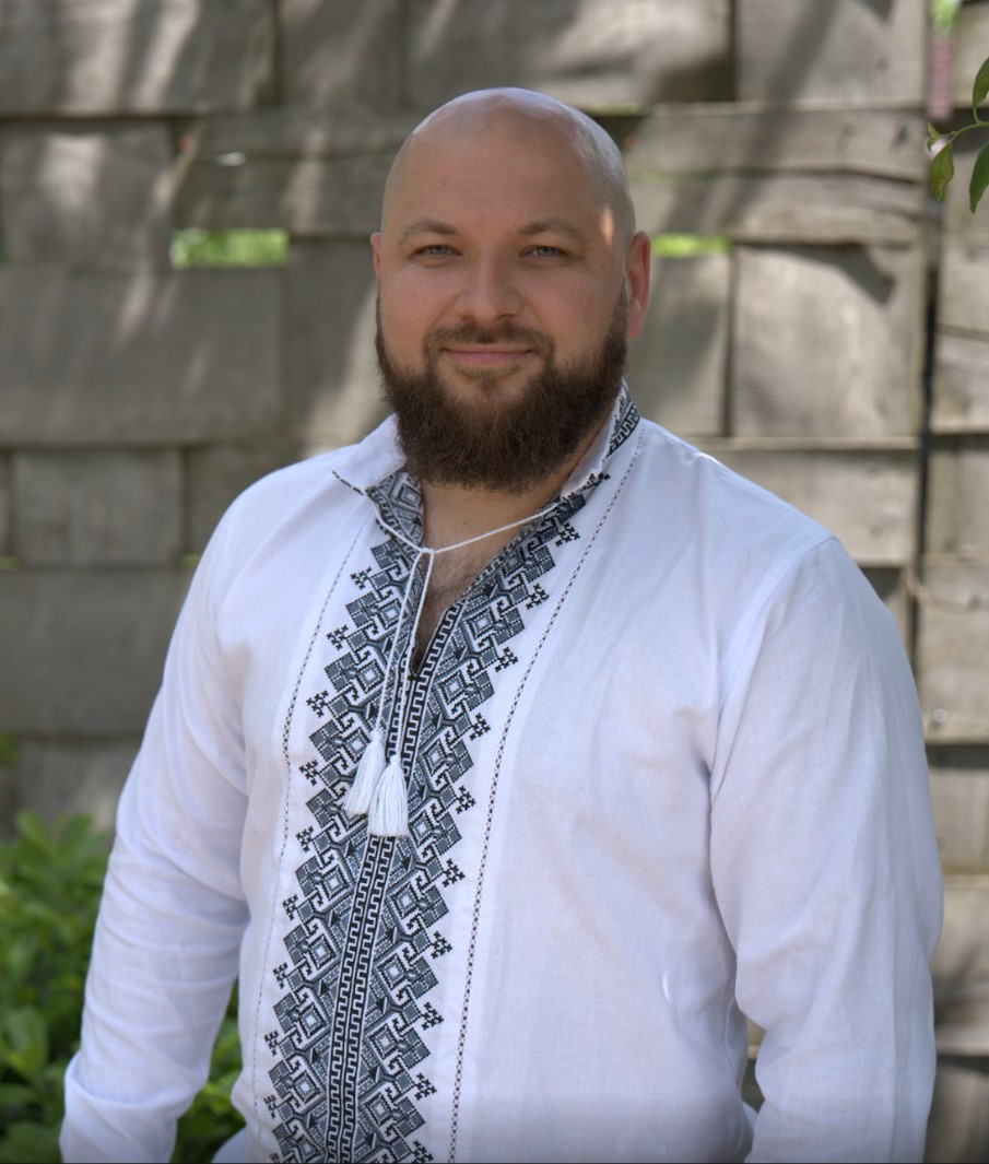 Антон Мазур